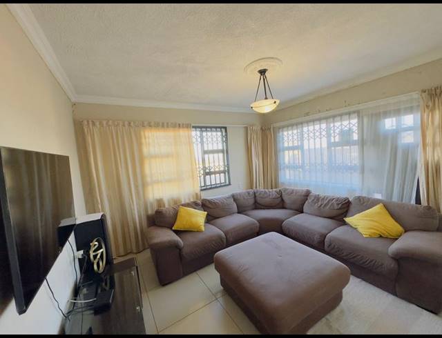 2 BEDROOM HOUSE FOR SALE IN NTUZUMA C